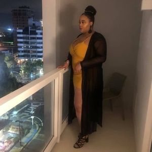 Meet your Posher, Johnaya